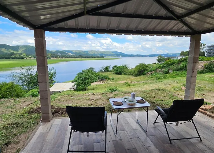 Balcones Del Lago
